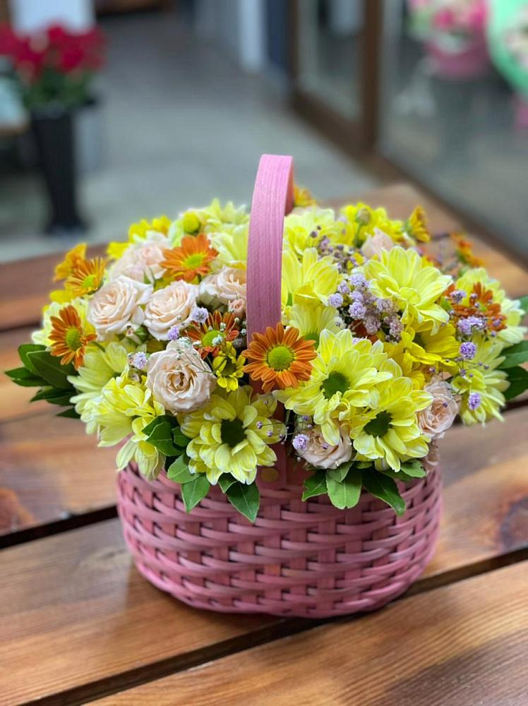 Цветочная композиция из Хризантемы и Розы в корзине в Засосне