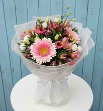 Букет цветов из:  Герберы, Альстромерии и Лизиантусы #REPLACE_PRED# Засосне