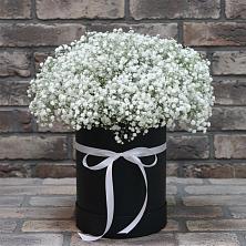 Цветочная композиция из Гипсофила в шляпной коробке в Засосне
