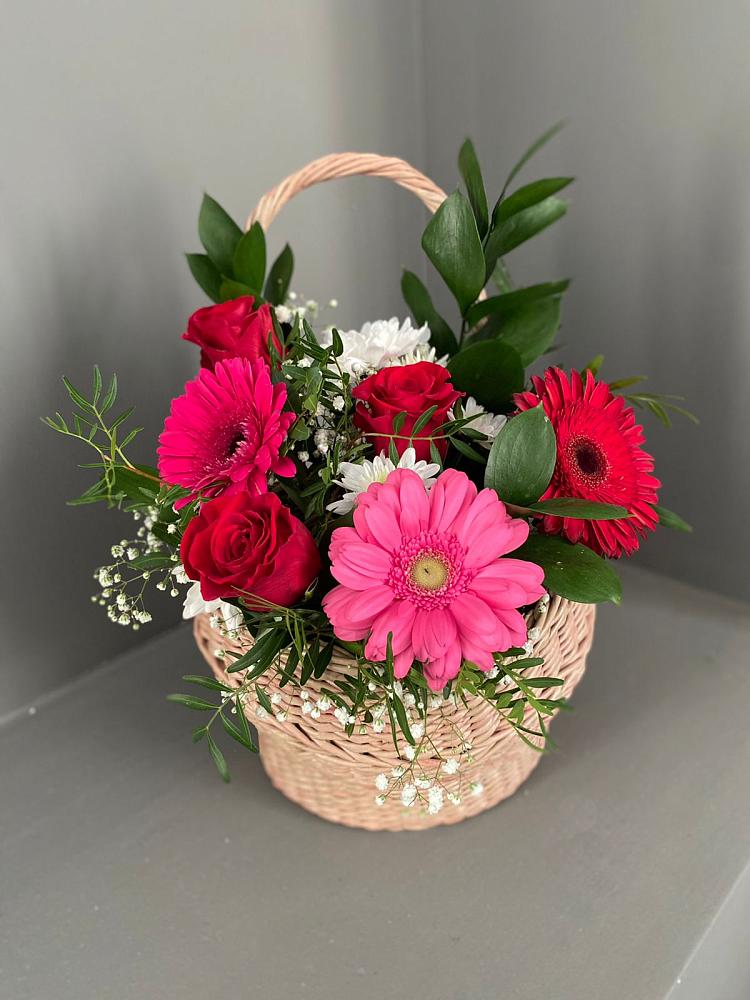 Цветочная композиция из Розы, Хризантемы и Герберы в корзине в Засосне